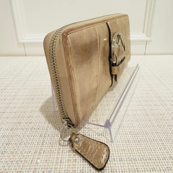 ✨👝 Coach Soho Gold Shimmery Zip Around Long Wallet with Buckle Detail - Picture 10 of 16